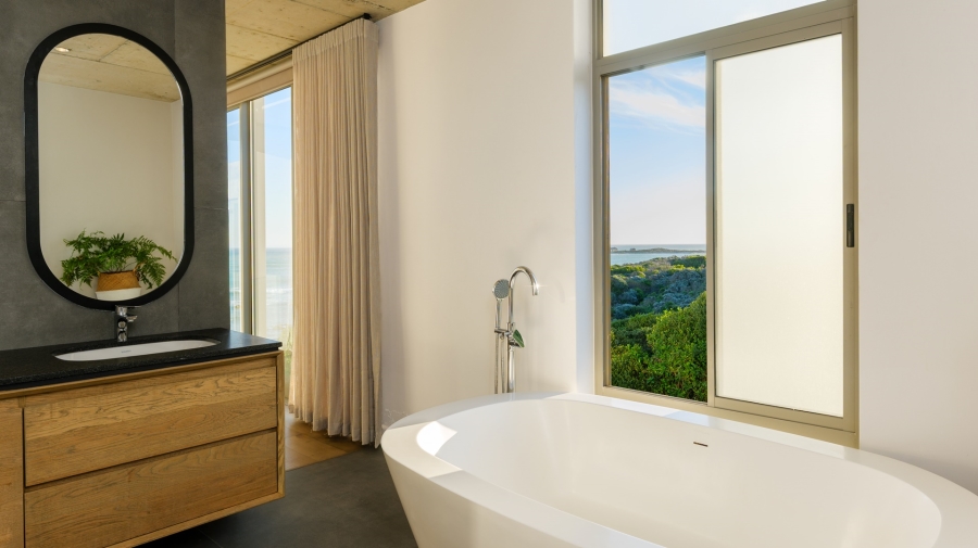 5 Bedroom Property for Sale in Suiderstrand Western Cape